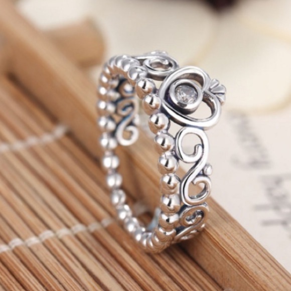 Princess Tiara Heart Zircon Crystal Ring - Picture 7 of 8