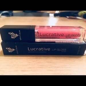 Younique lip gloss