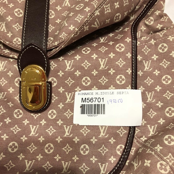 Louis Vuitton - Picture 3 of 3