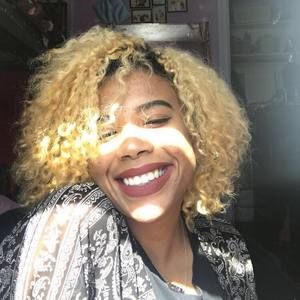 Meet your Posher, Kayla