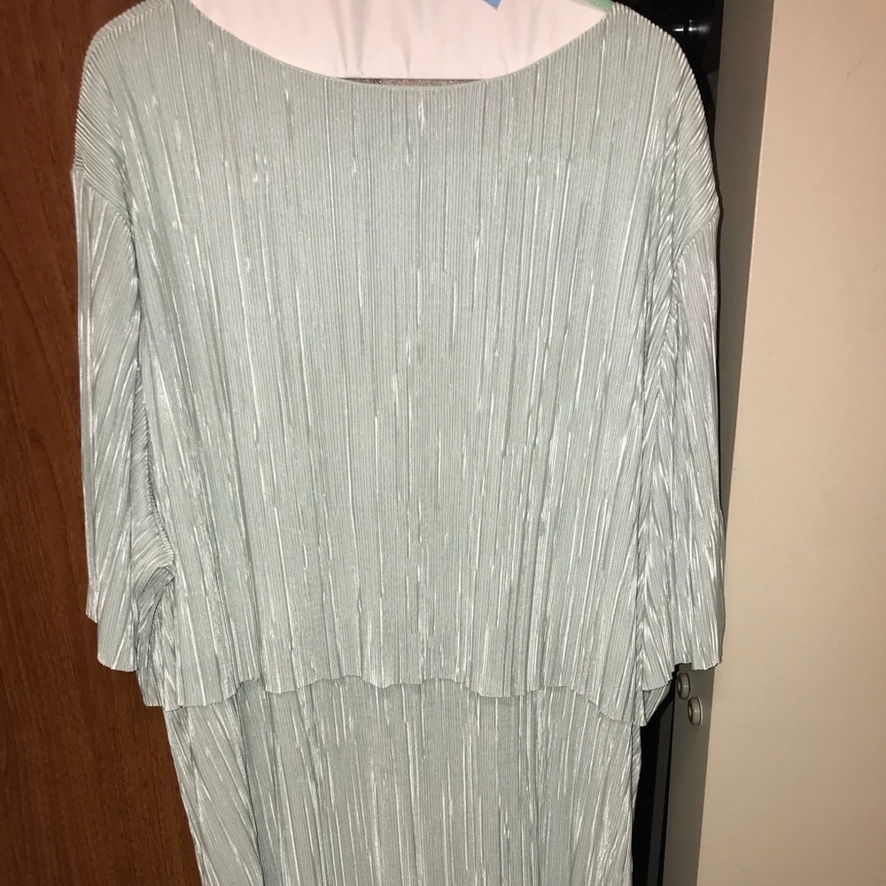 flowy teal knee length dress