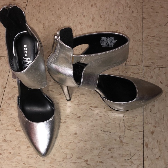 Rock & Republic Shoes - Rock and Republic Silver Heels!