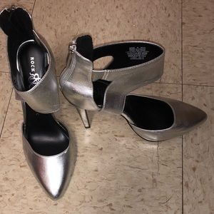Rock and Republic Silver Heels!