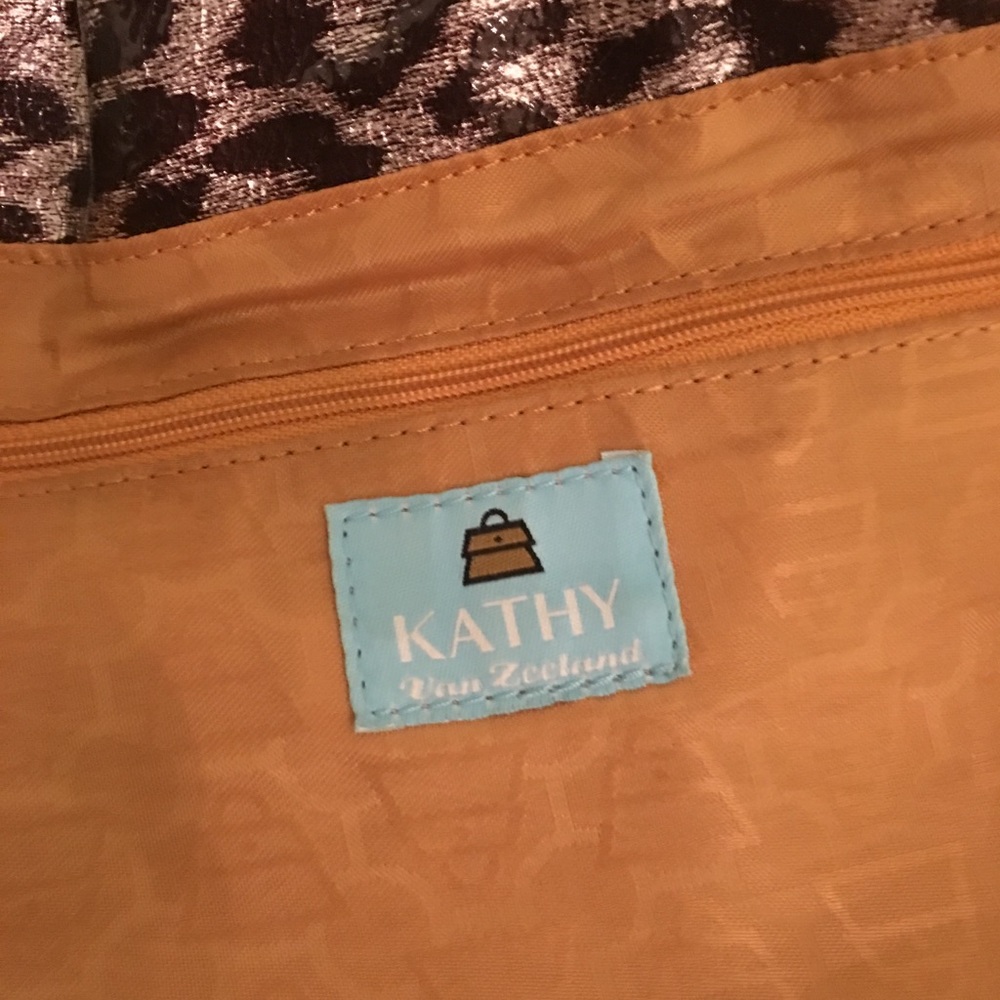 Kathy Van Zeeland Animal Print Handbag - Picture 7 of 8