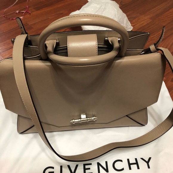 Givenchy - Picture 5 of 6