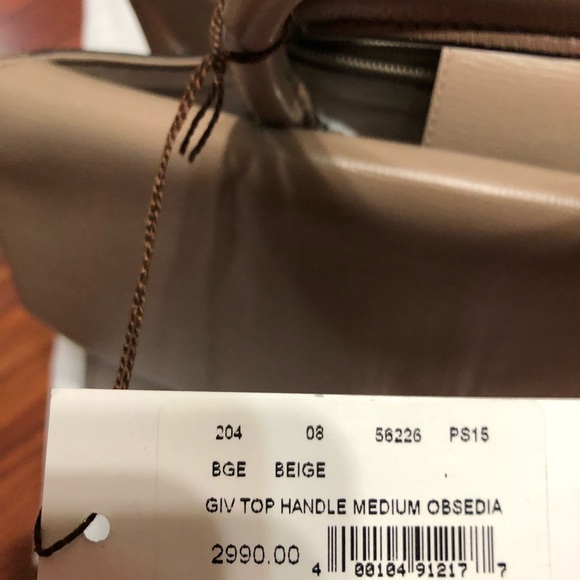 Givenchy - Picture 6 of 6