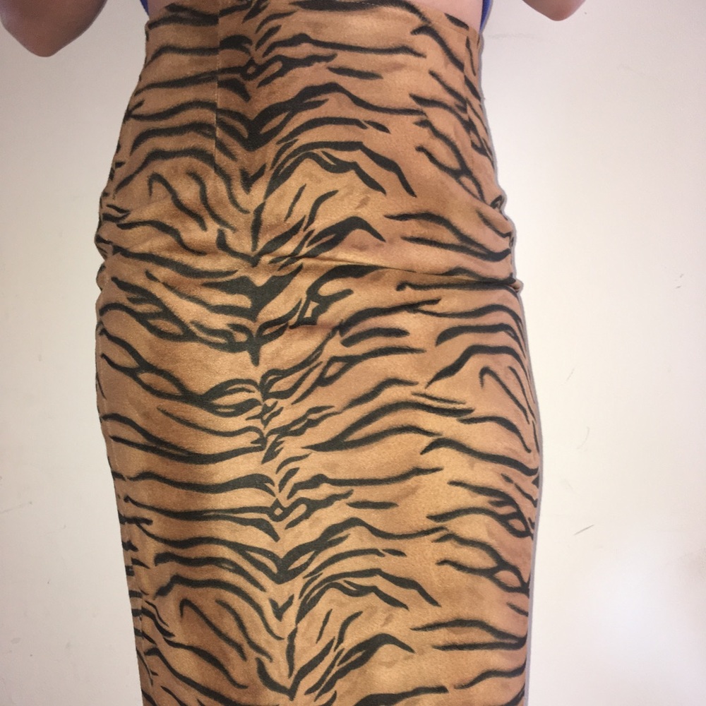 Vintage Moschino Pencil Skirt - Picture 6 of 7