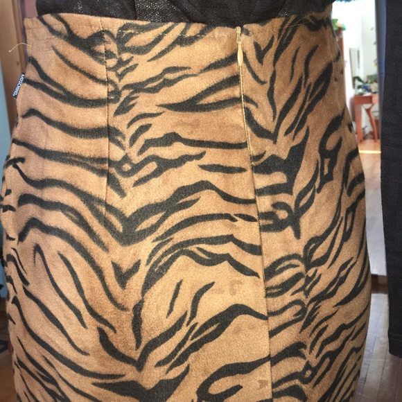 Vintage Moschino Pencil Skirt - Picture 3 of 7