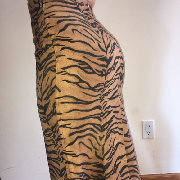 Vintage Moschino Pencil Skirt - Picture 7 of 7