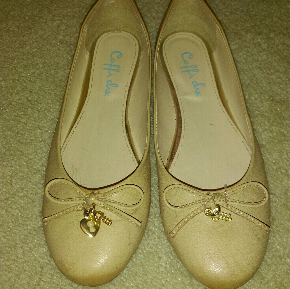 Tan Flats - Picture 2 of 2