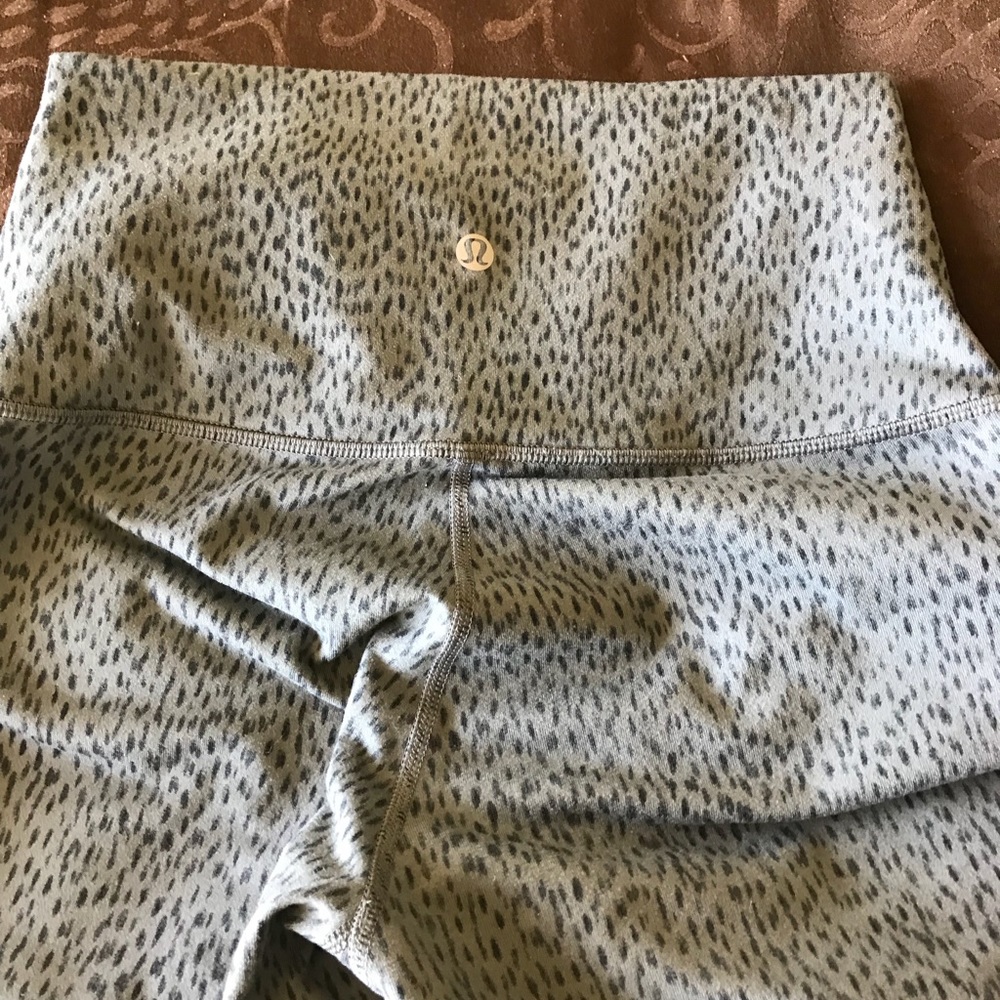 Lululemon seal print crops