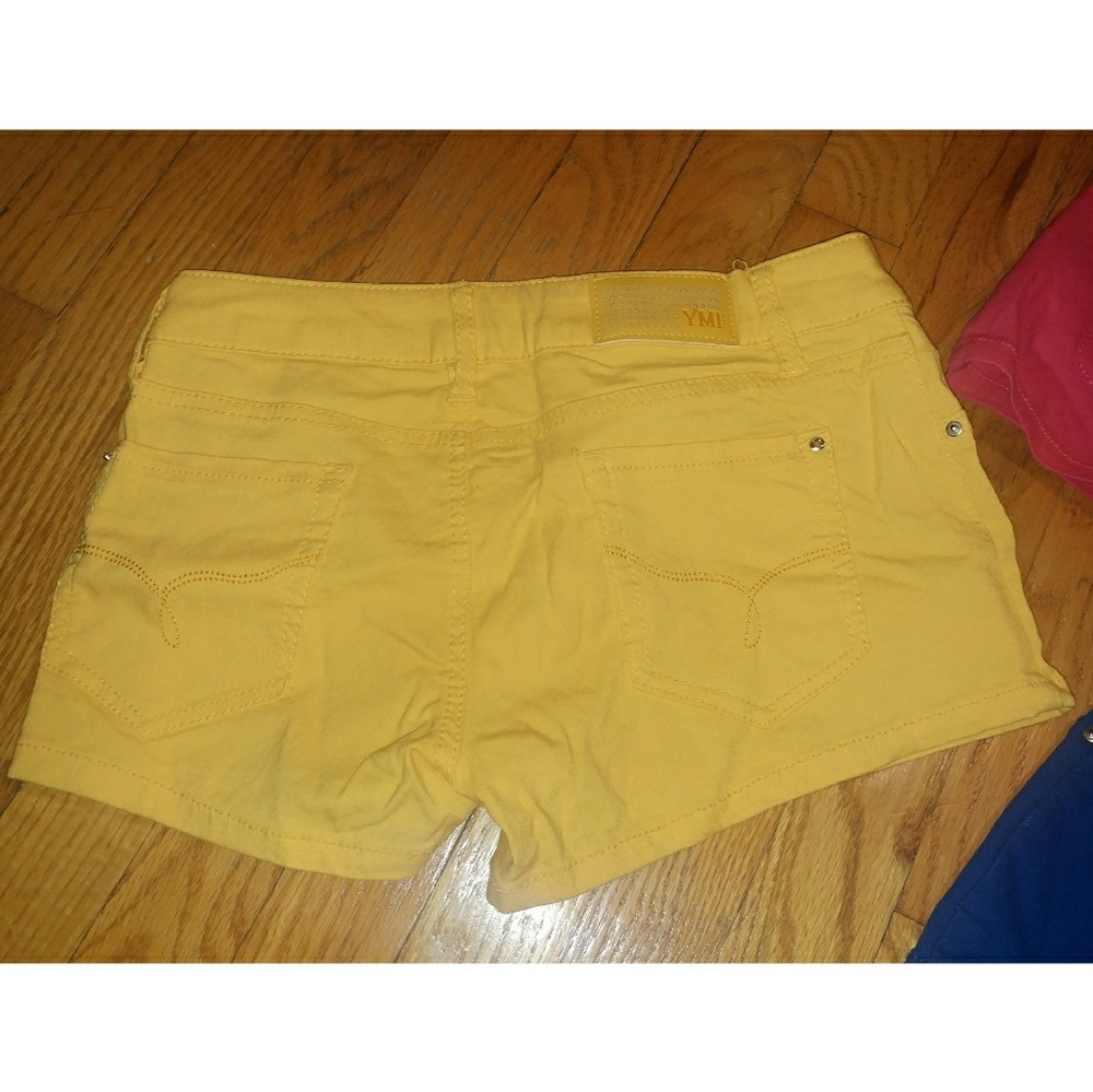 Short stretchy shorts