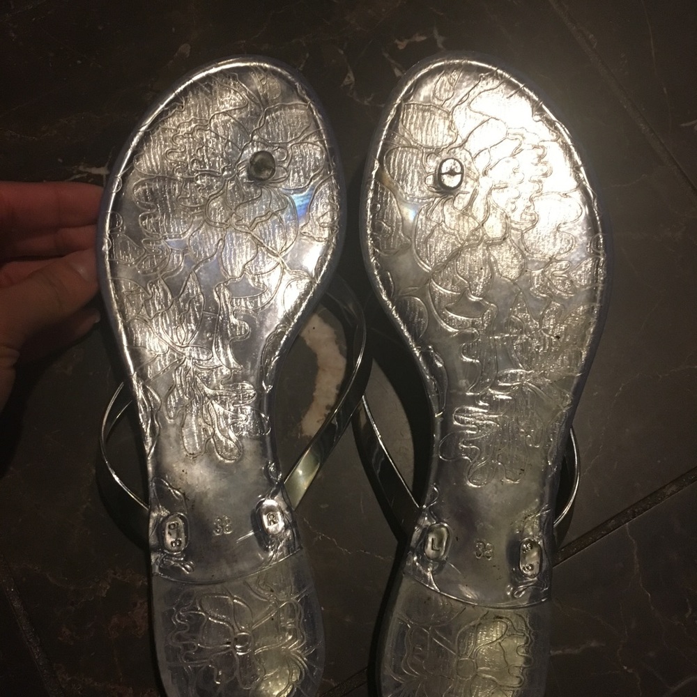 Steven Madden flip flops - Picture 2 of 2