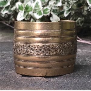 Vintage Cuff Bracelet With Detail 