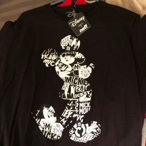 New Men’s Size Medium Disney T-Shirt