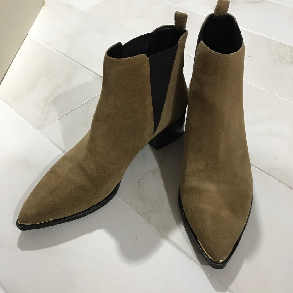 💜Marc Fisher Yale Chelsea Booties💜