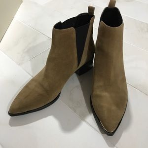 💜Marc Fisher Yale Chelsea Booties💜