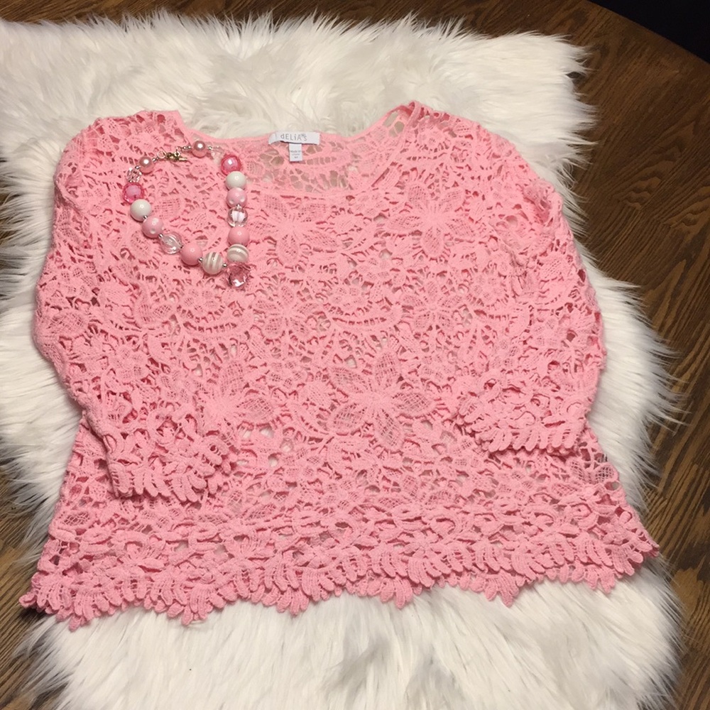 Pink Shirt and matching necklace size medium