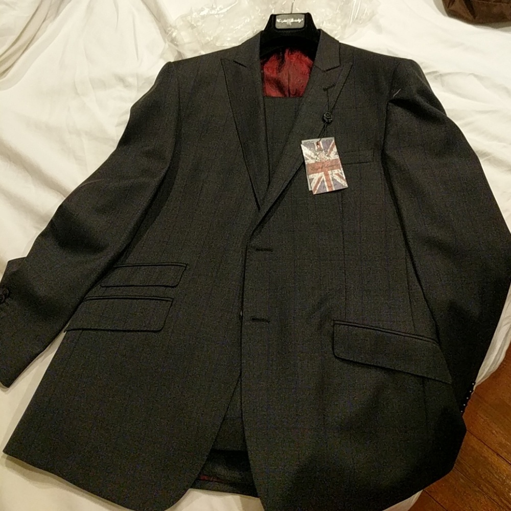 English Laundry Suit 44 regular