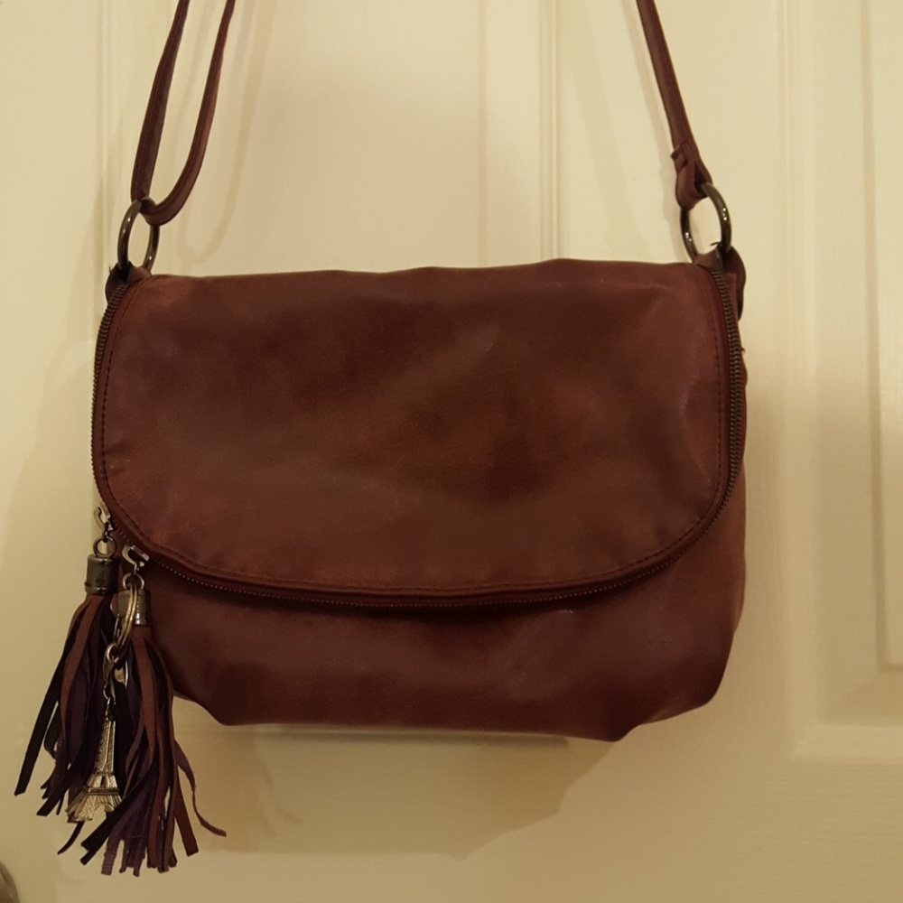 Eternel Leather Shoulder Bag