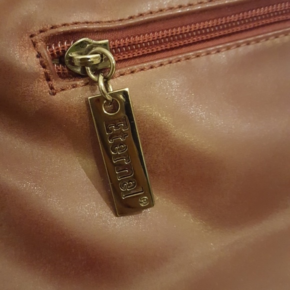Eternel Leather Shoulder Bag - Picture 3 of 8