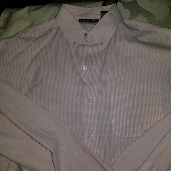 Button down - Picture 2 of 3