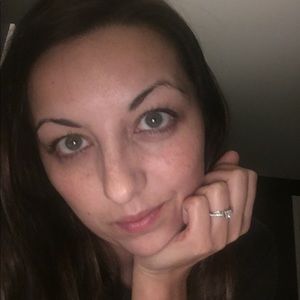 Meet your Posher, Angie