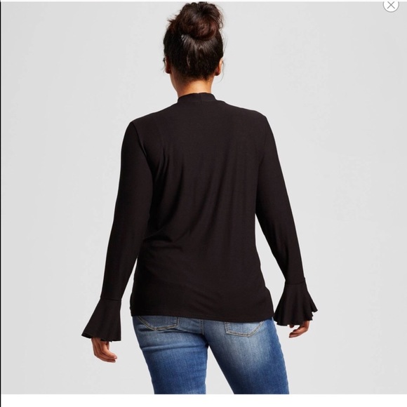 🎉HP🎉Last 1 New choker bell sleeve plus size top - Picture 2 of 7