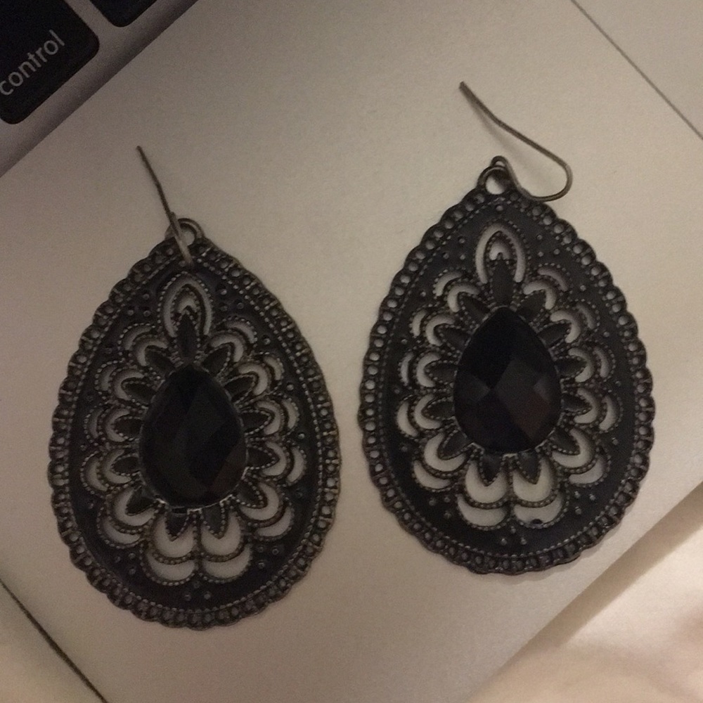 Chandelier earrings