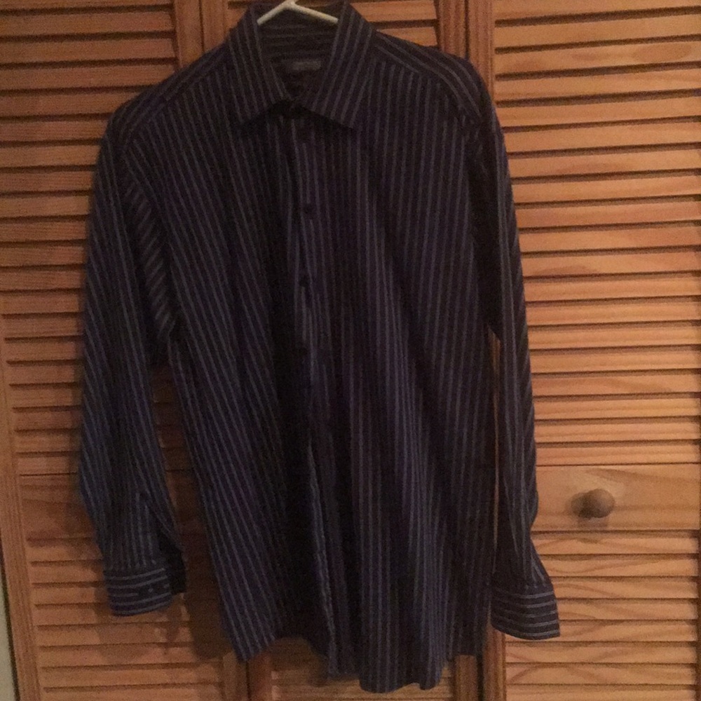 Used / Kenneth Cole casual or dress button shirt