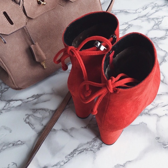 "Vixen of the Night" (Red) - Picture 4 of 6