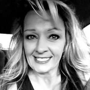 Meet your Posher, Leslie