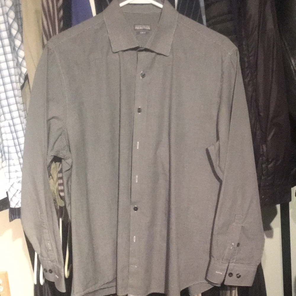 Used / Kenneth Cole casual or dressed button shirt