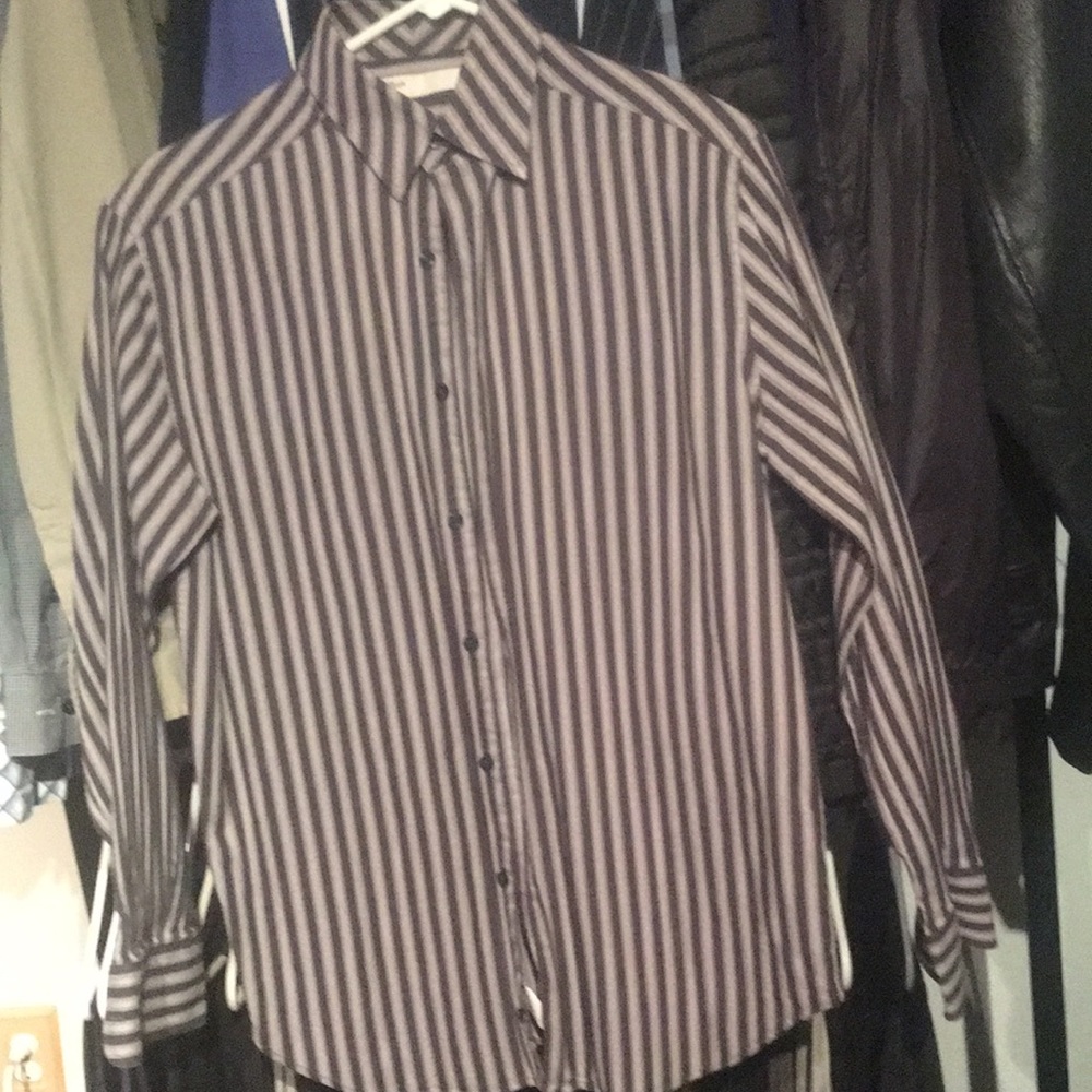 Used / Perry Ellis, casual or dressed button shirt