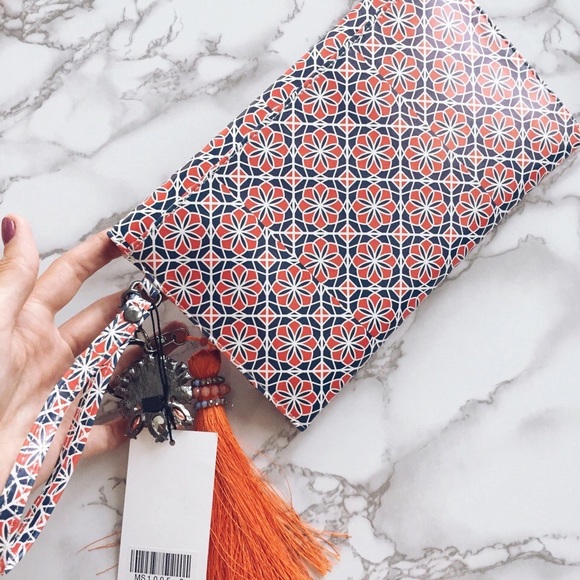 "Santa Clarita" - Picture 5 of 8