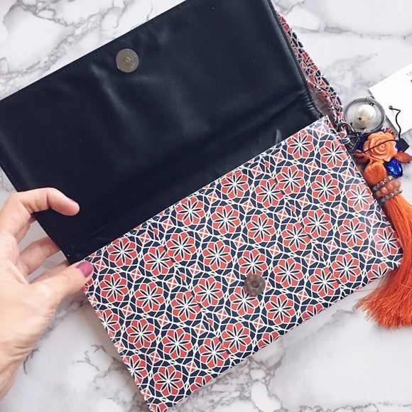 "Santa Clarita" - Picture 6 of 8