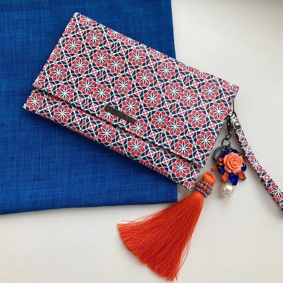 "Santa Clarita" - Picture 3 of 8