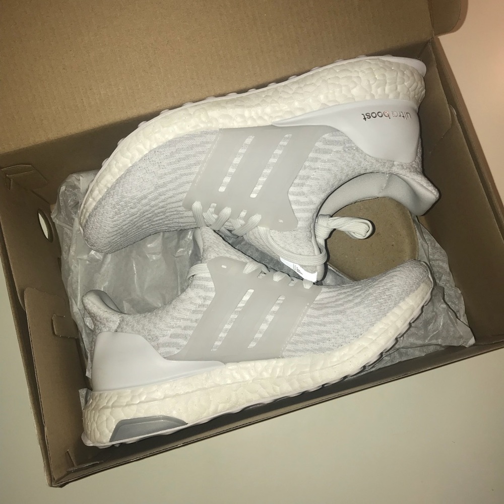 SOLD Adidas Ultra boost 3.0 Size 5.5Y