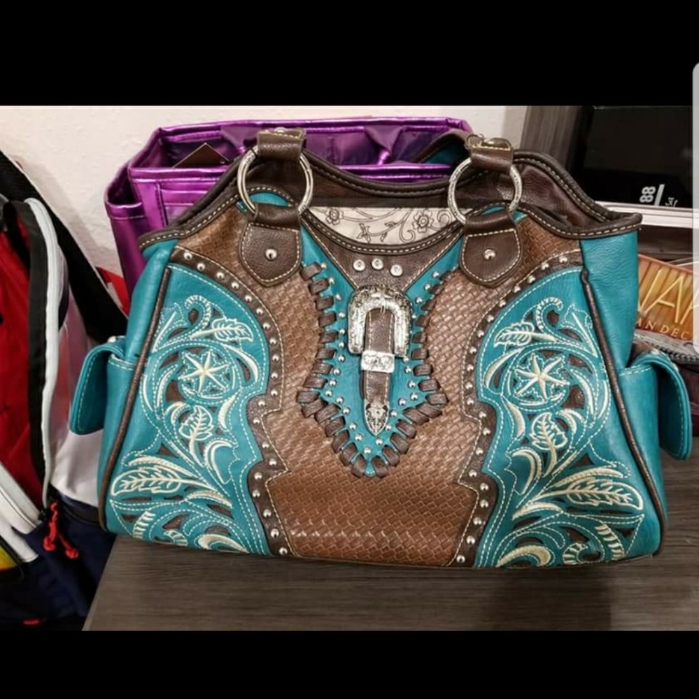 Concealed gun carry purse