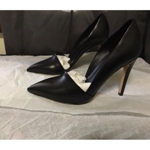 VINCE _ The Anya Asymmetrical Pump
