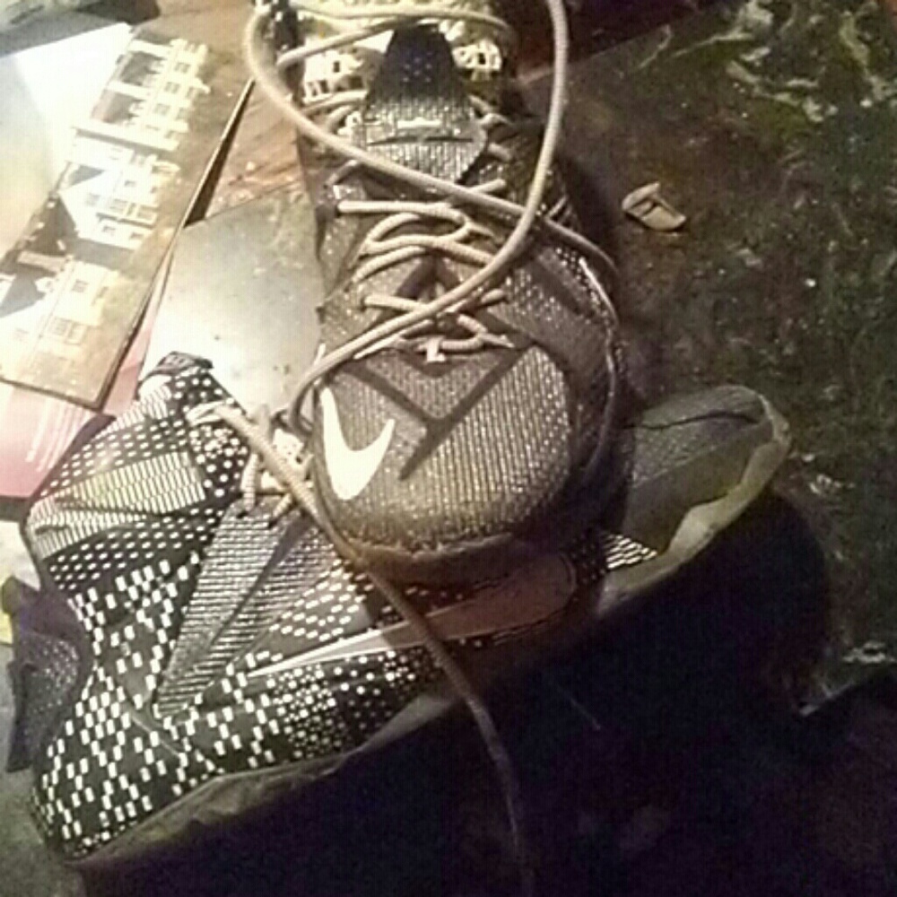 Size 14 men lebron 2015 black history month shoes