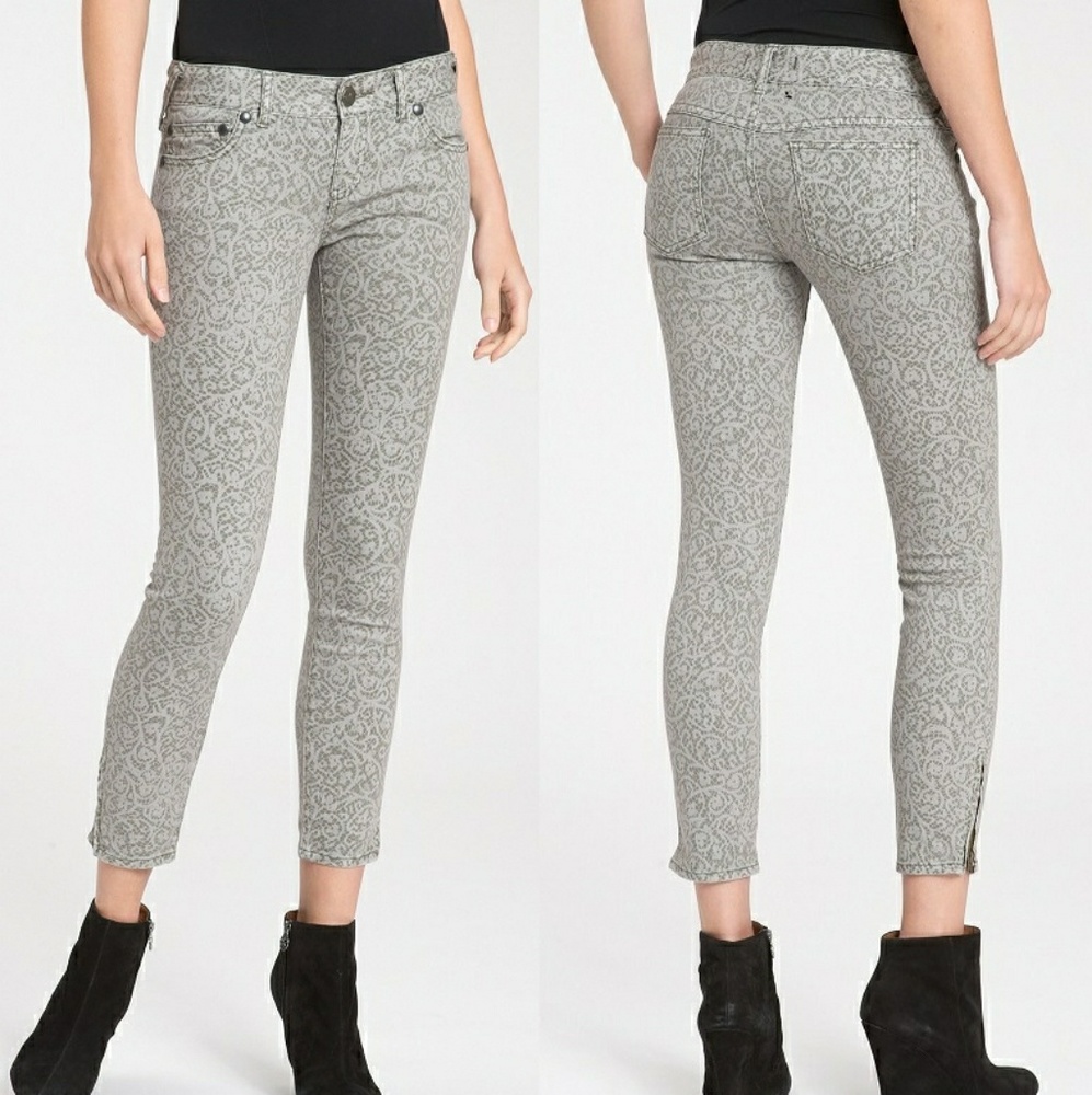 FREE PEOPLE Cropped Zip Jeans Sz 25