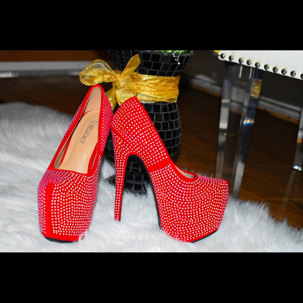 Elegant Red with stunning rhyme stone 6 inches.