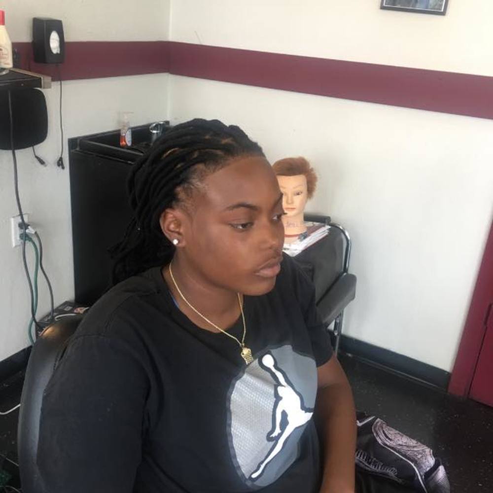 Meet your Posher, Morticia