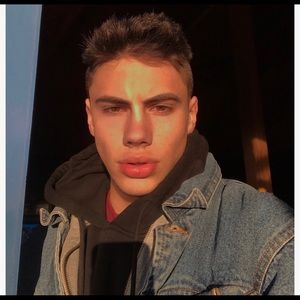 Meet your Posher, Aaron