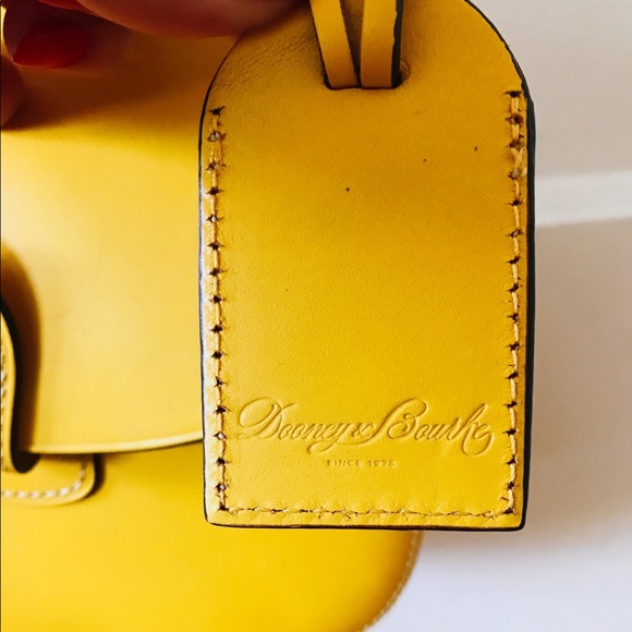 🌻Sunflower Yellow Dooney and Bourke Cross Body🌻 - Picture 3 of 7