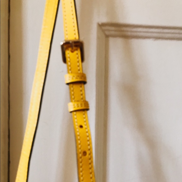🌻Sunflower Yellow Dooney and Bourke Cross Body🌻 - Picture 5 of 7