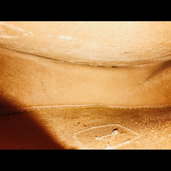 🌻Sunflower Yellow Dooney and Bourke Cross Body🌻 - Picture 7 of 7