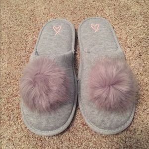 VIctoria Secret Pom-pom  slipper