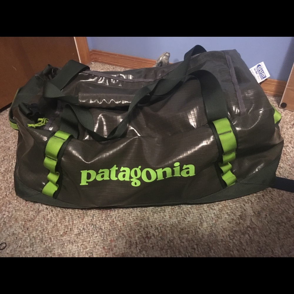 Patagonia black hole duffle